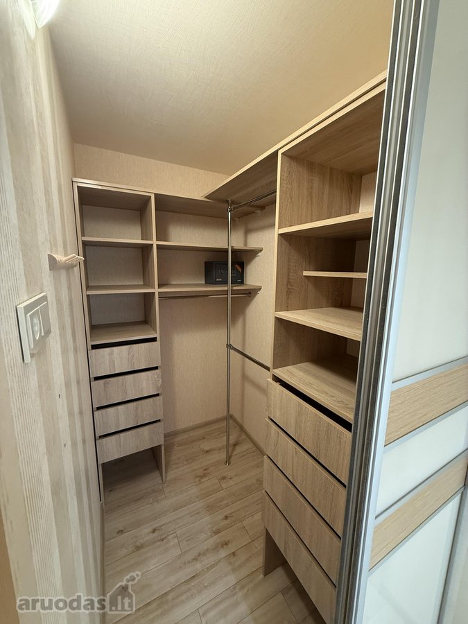 Parduodamas pilnai kapitališkai suremontuotas - nuotraukos Nr. 20