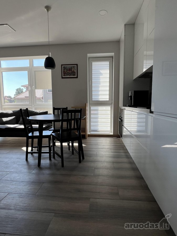 Parduodamas 3-jų kambarių butas (60 m2) šalia