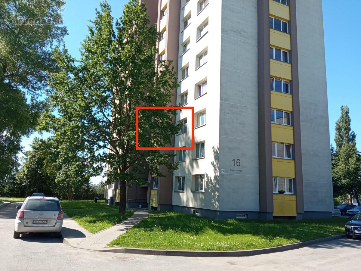 Šalia namo išpuoselėta infrastruktūra.