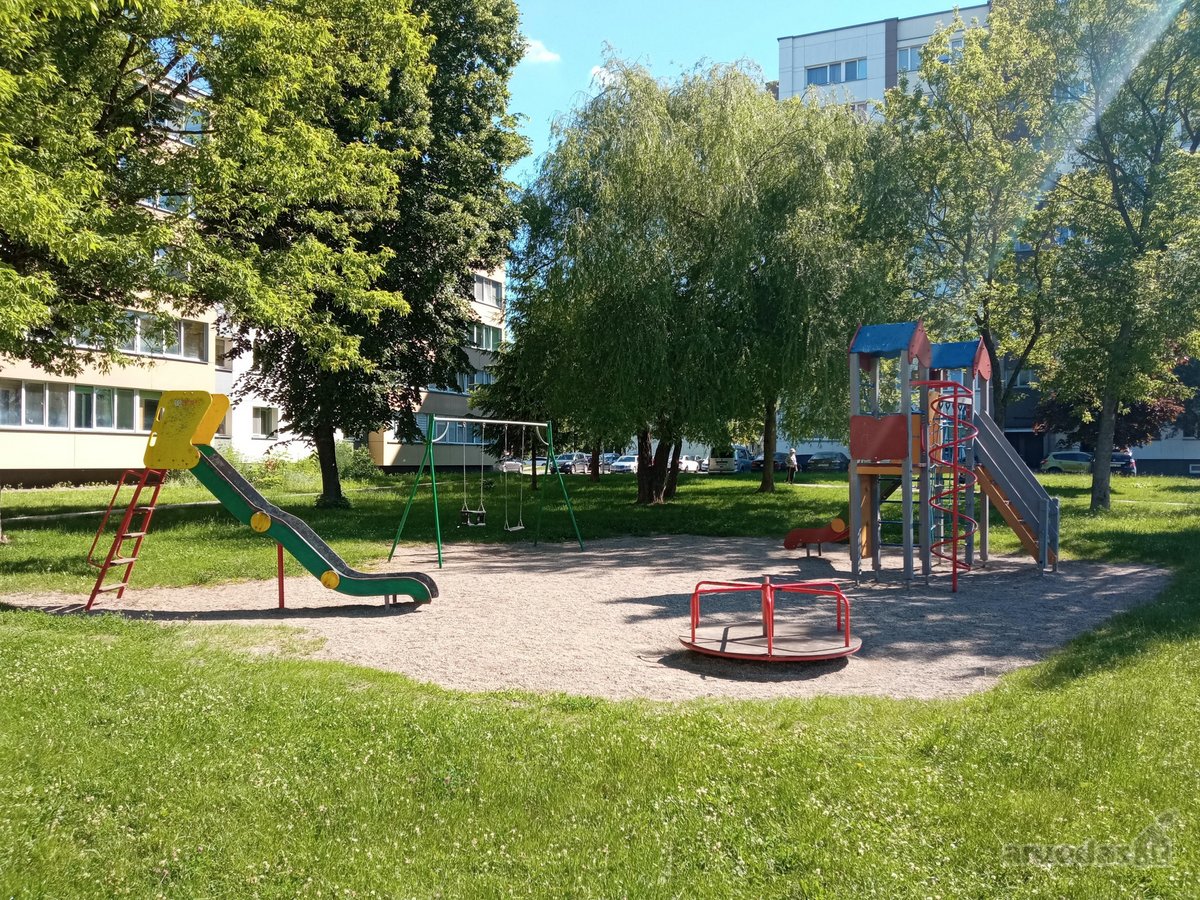 Šalia namo išpuoselėta infrastruktūra. - nuotraukos Nr. 7