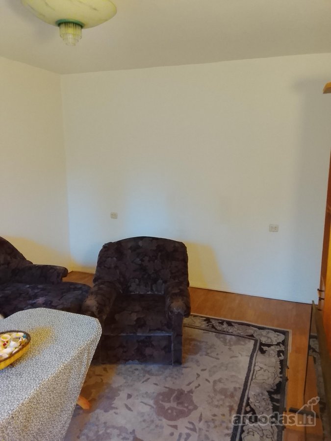 Parduodamas 4 kambarių butas 2 aukšte ,pilnai