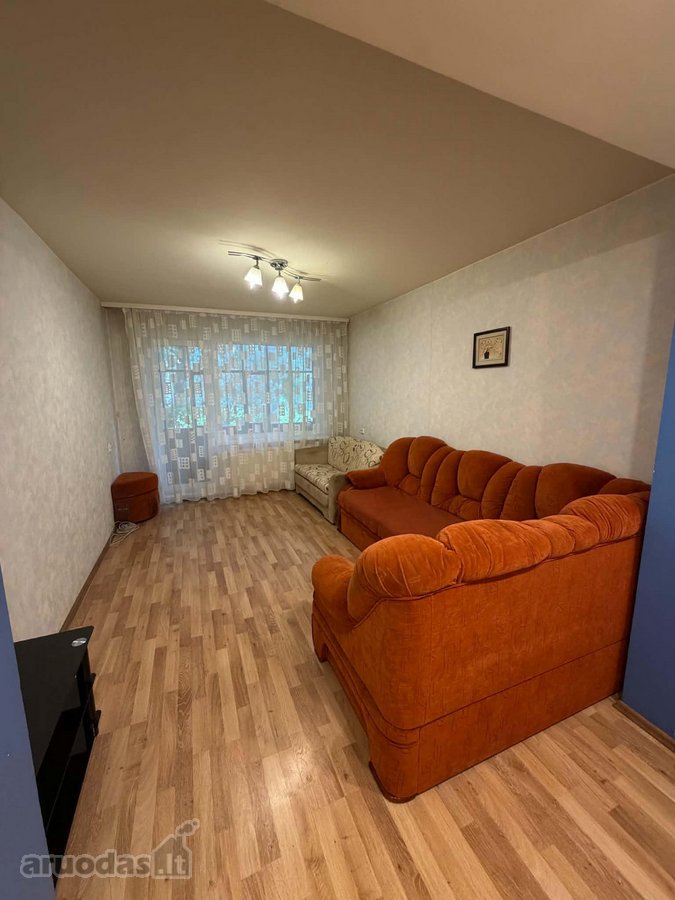 Parduodamas, 4kambarių butas pirmame aukšte