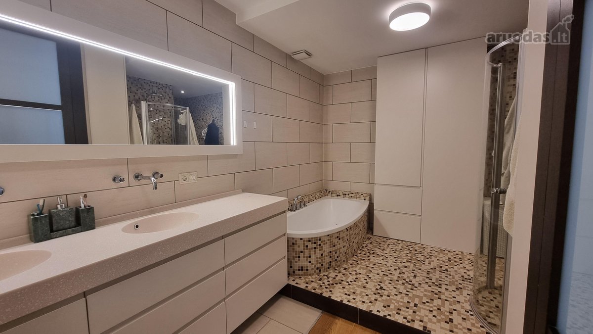 Parduodamas labai erdvus, šviesus ir jaukus - nuotraukos Nr. 19
