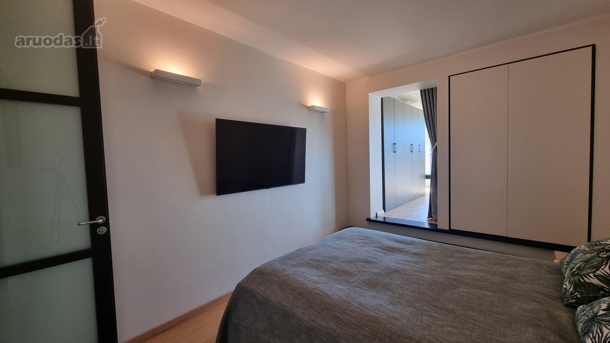 Parduodamas labai erdvus, šviesus ir jaukus - nuotraukos Nr. 11