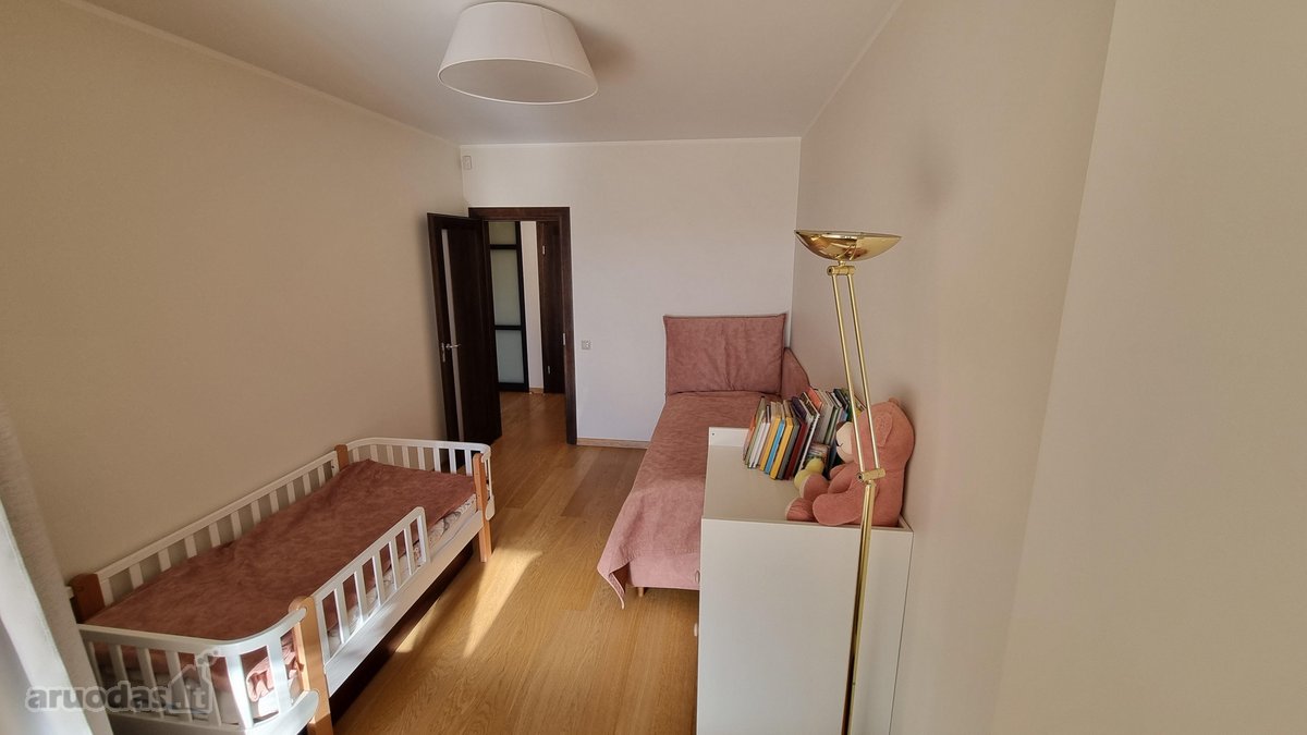 Parduodamas labai erdvus, šviesus ir jaukus - nuotraukos Nr. 17