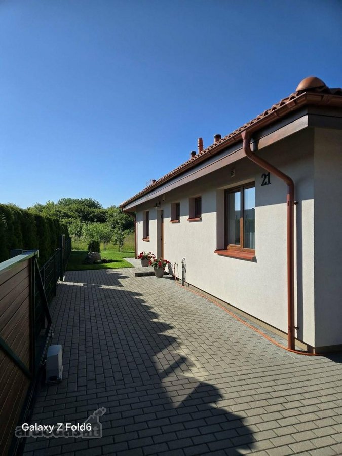Ramioje vietoje savininkas parduoda pilnai