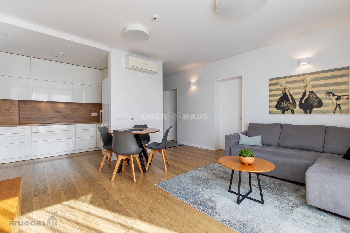 Erdvus ir šviesus 3 kambarių butas vienoje - nuotraukos Nr. 7