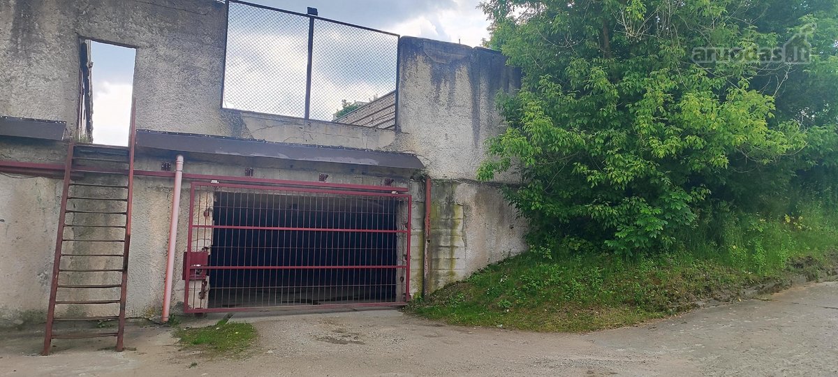 Parduodamas sausas požeminis Garažas