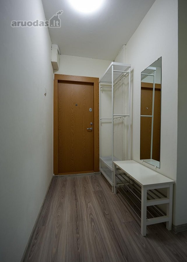 Parduodamas erdvus 3 kambarių butas su