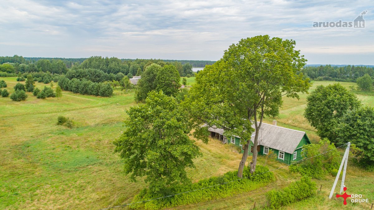 Parduodama kaimo sodyba su 5,7ha žemės ūkio