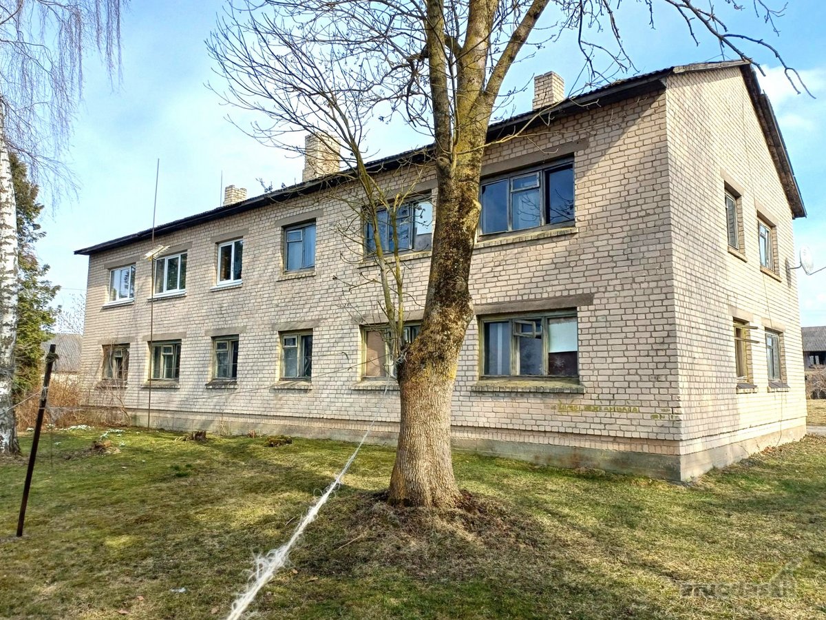 3 kambarių butas su ūkinio pastato dalimis