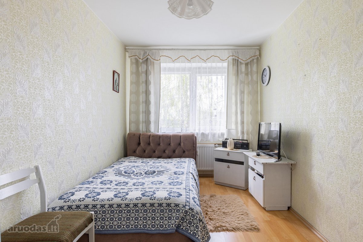 Jonava, Kosmonautų g., yra ten, kur žalia,