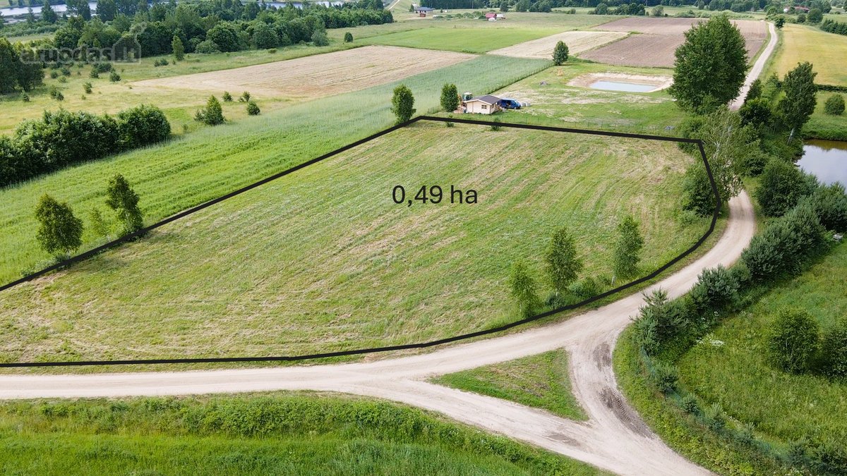 Parduodamas erdvus 0,49 ha žemės sklypas,
