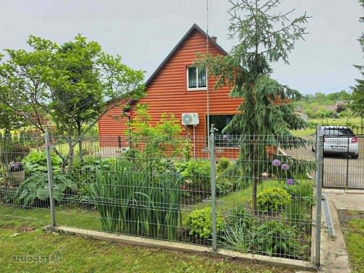 Parduodama Išpuoselėta Sodyba Ramioje Vietoje