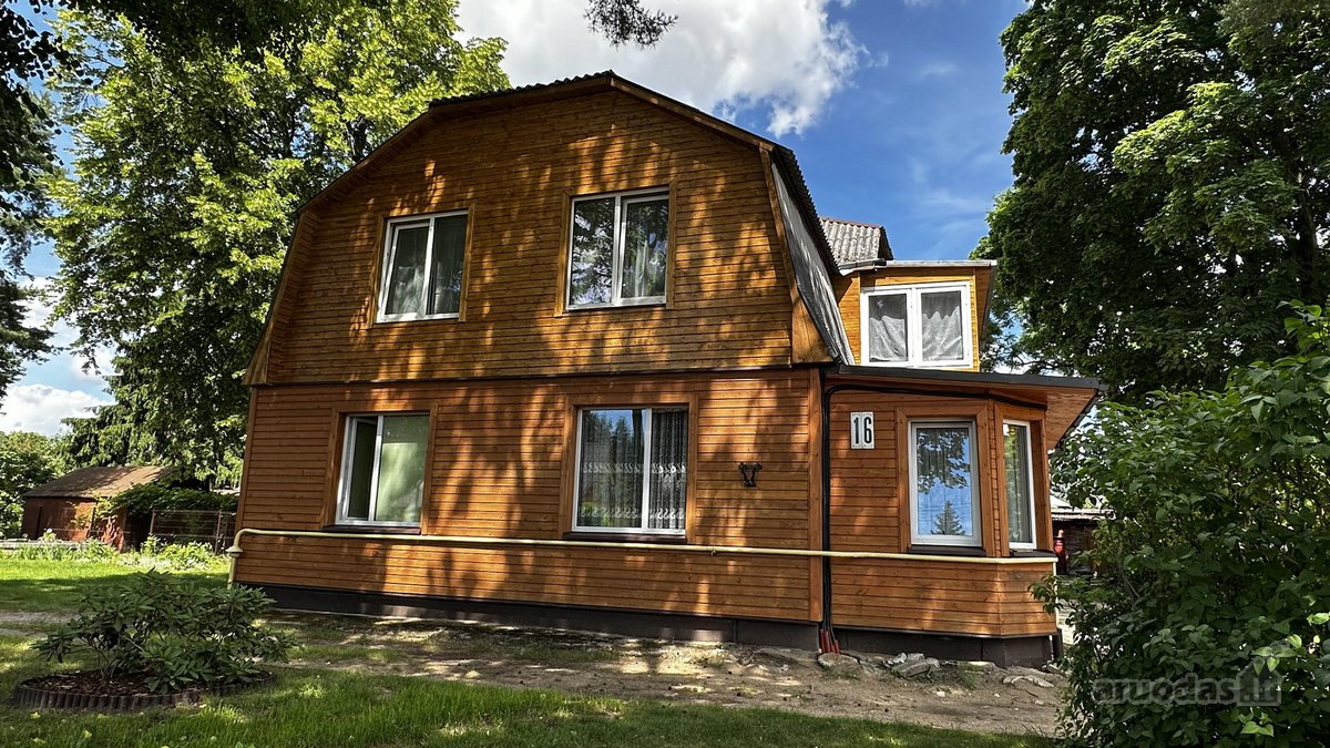Parduodamas erdvus 3 kambarių butas