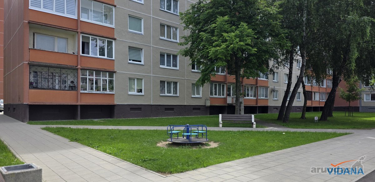 Tobula Vieta, Dalinai Renovuotas Namas :