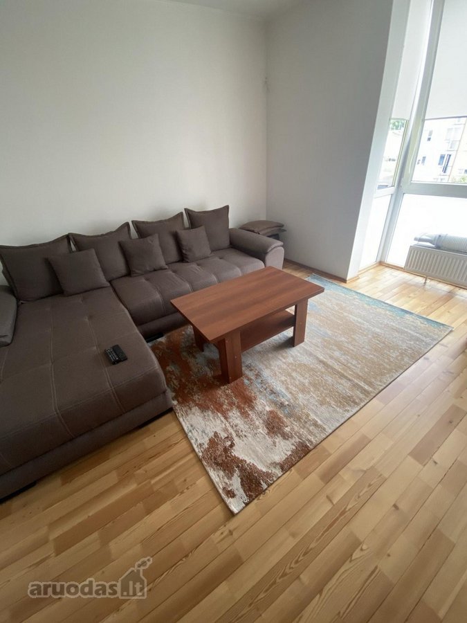 Nuomojamas tvarkingas 2 kambarių butas
