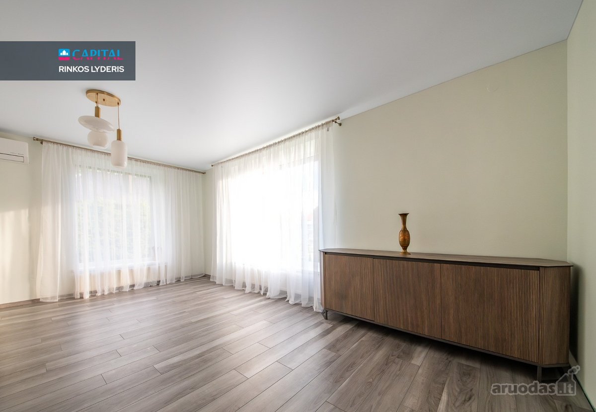 Parduodamas Renovuotas 198 Kv. M Namas - nuotraukos Nr. 10