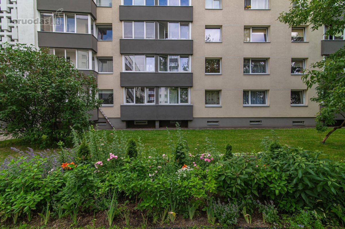Parduodamas 2 kambarių butas renovuotame name - nuotraukos Nr. 29