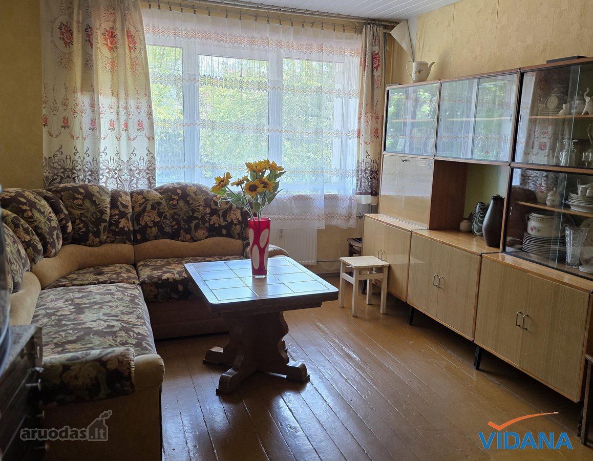 3 Kambarių Butas Renovuotame Name Visai Šalia