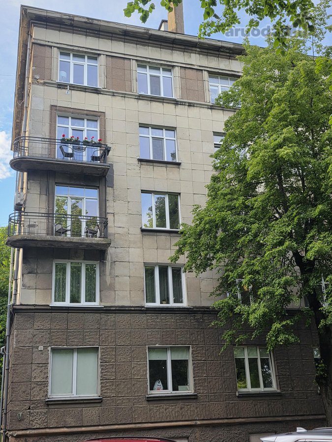 Parduodamas butas miesto centre. Buto trūkumai: