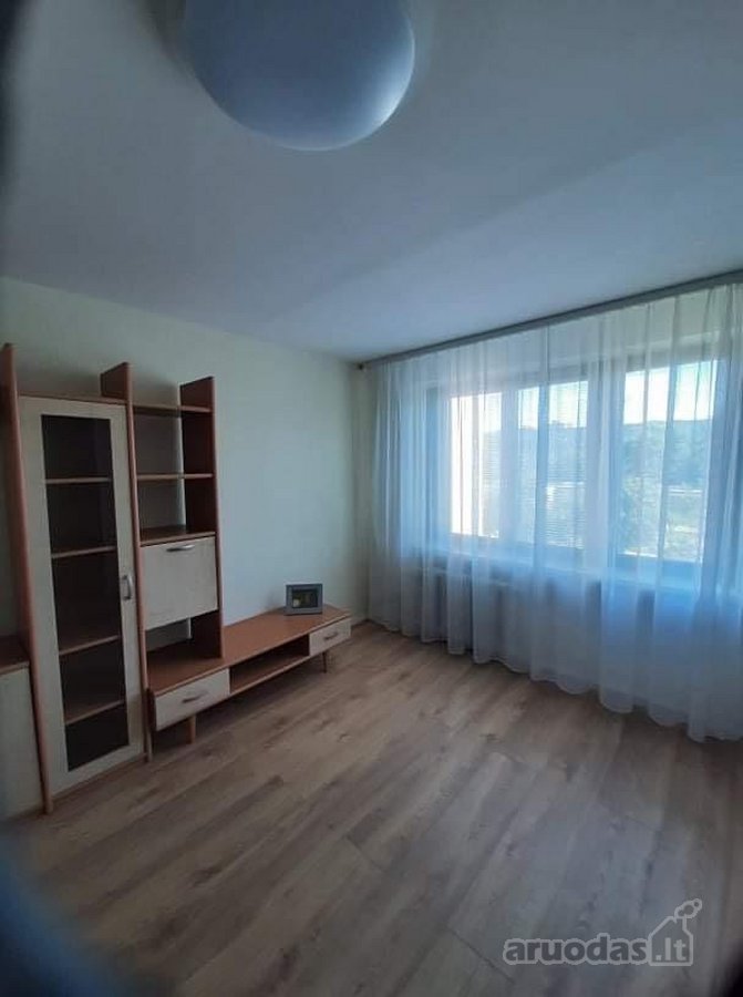 Išnuomojamas vieno kambario butas su baldais