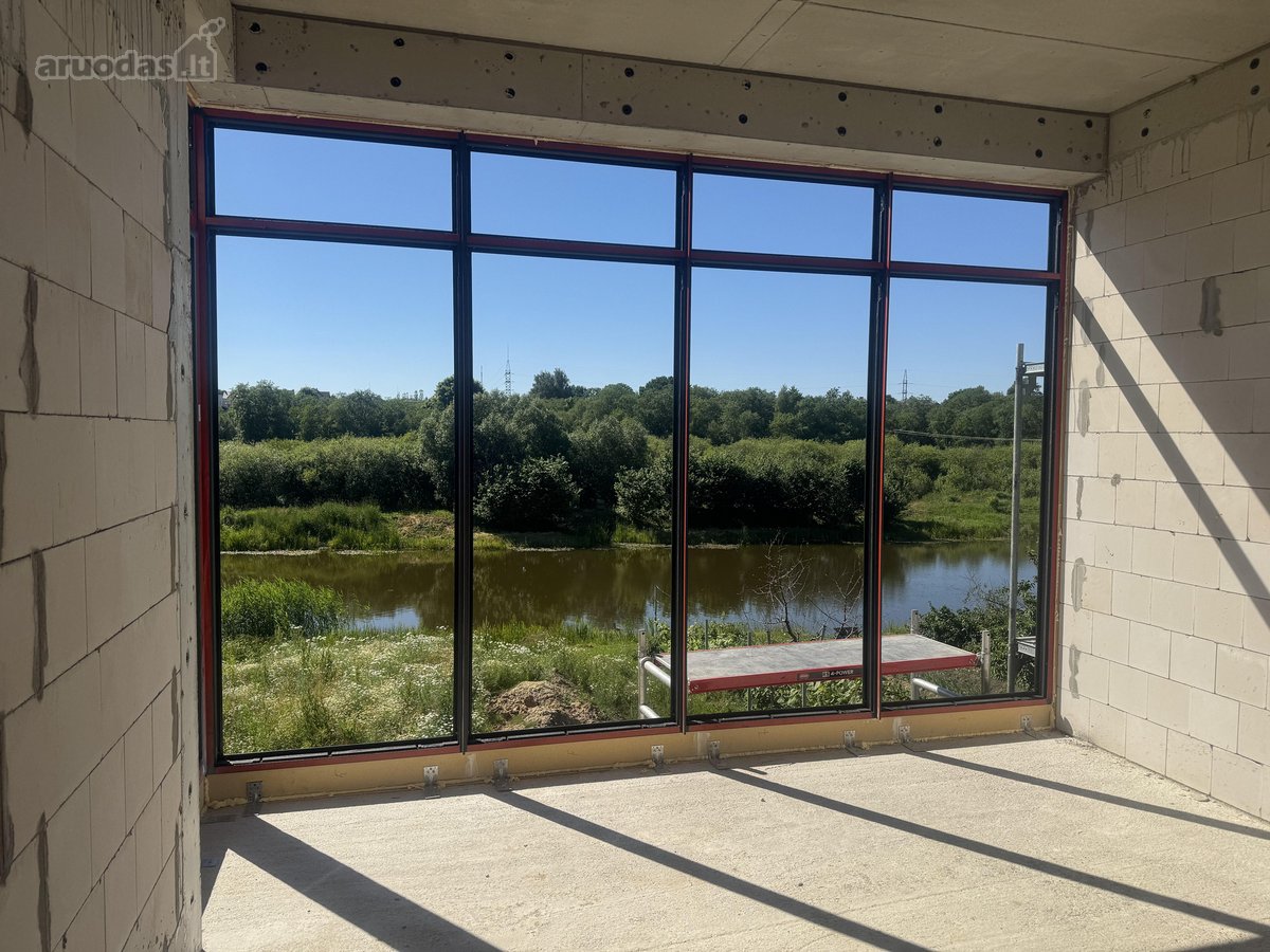 Parduodamas šiuo metu statomas 210 m² namas