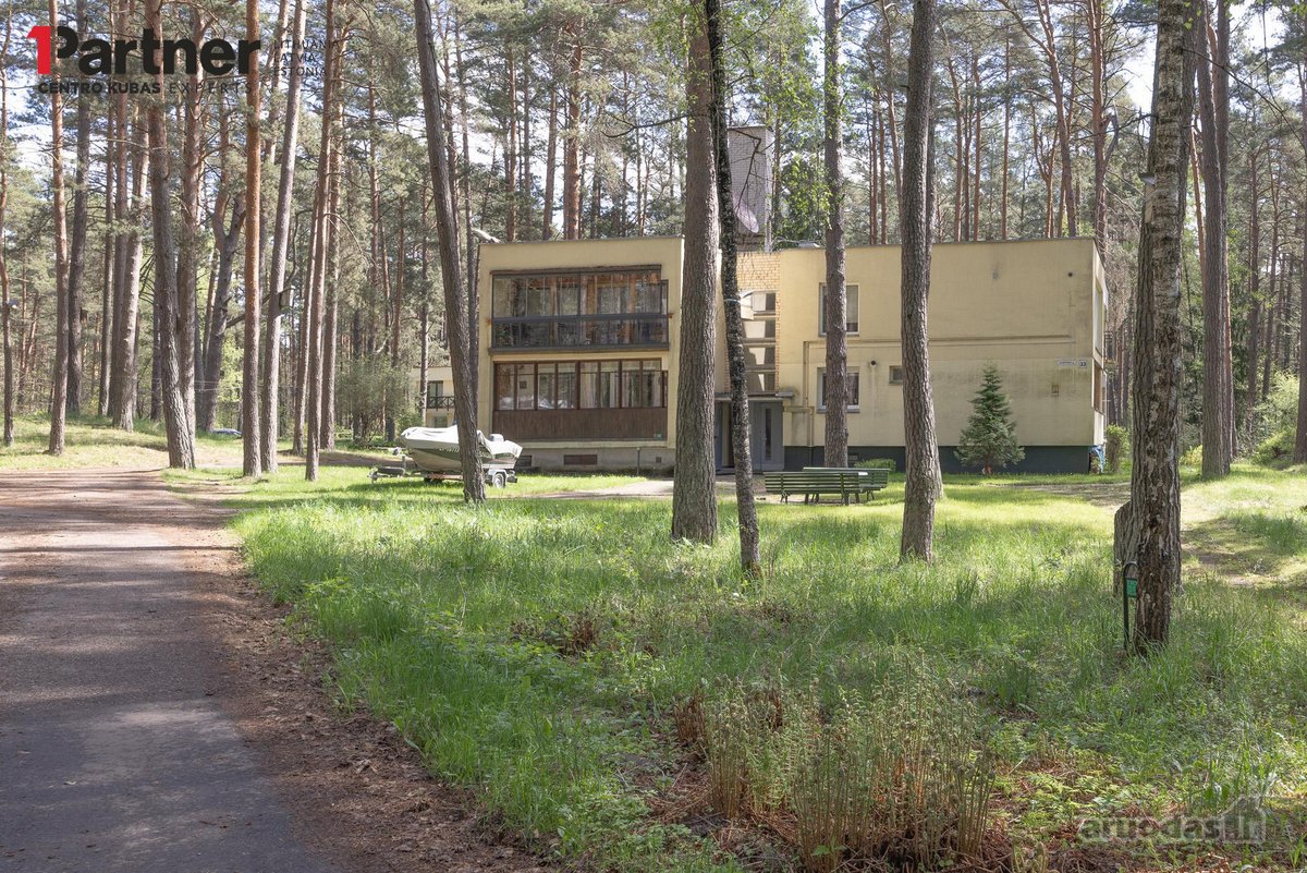 Parduodamas šviesus ir jaukus dviejų kambarių