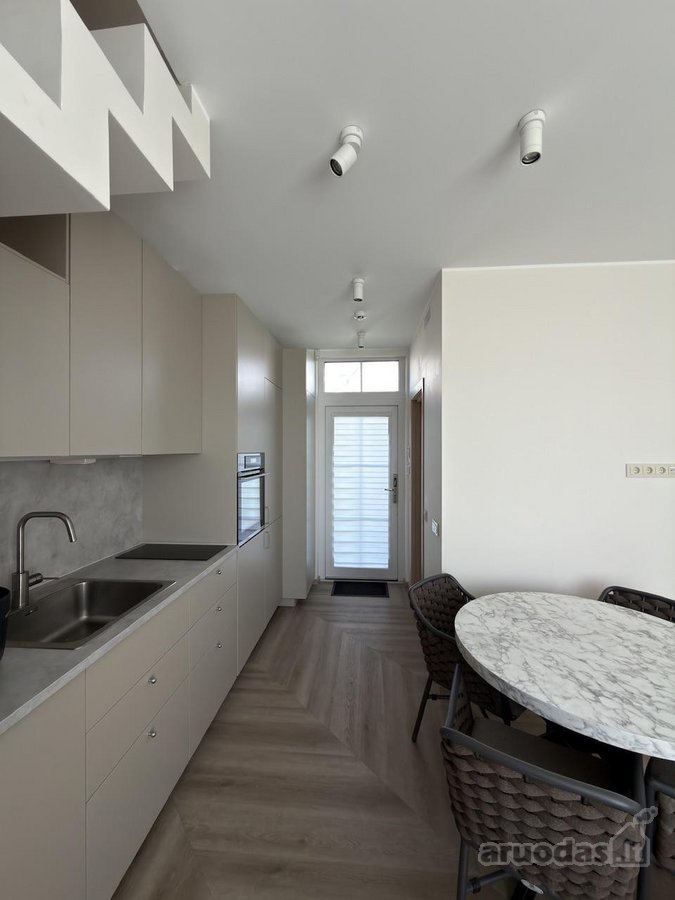 Parduodamas modernus 3 kambarių kotedžas - nuotraukos Nr. 31