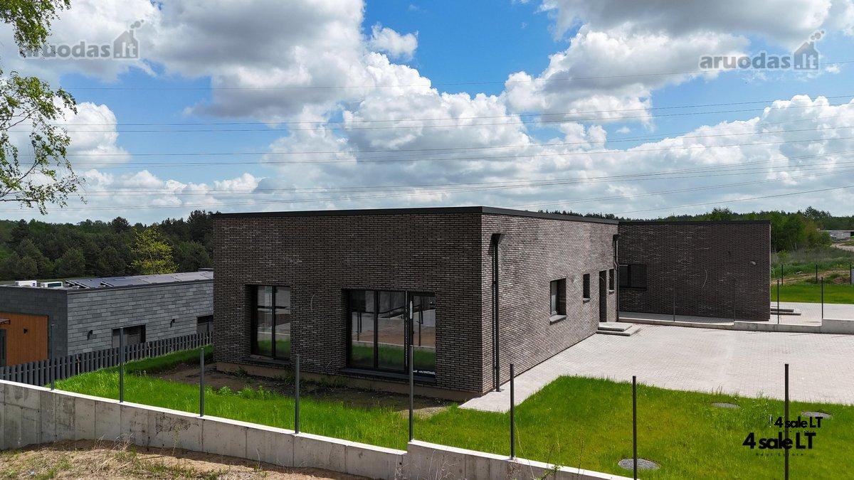 Modernus 4 Kambarių Vieno Aukšto Kotedžas