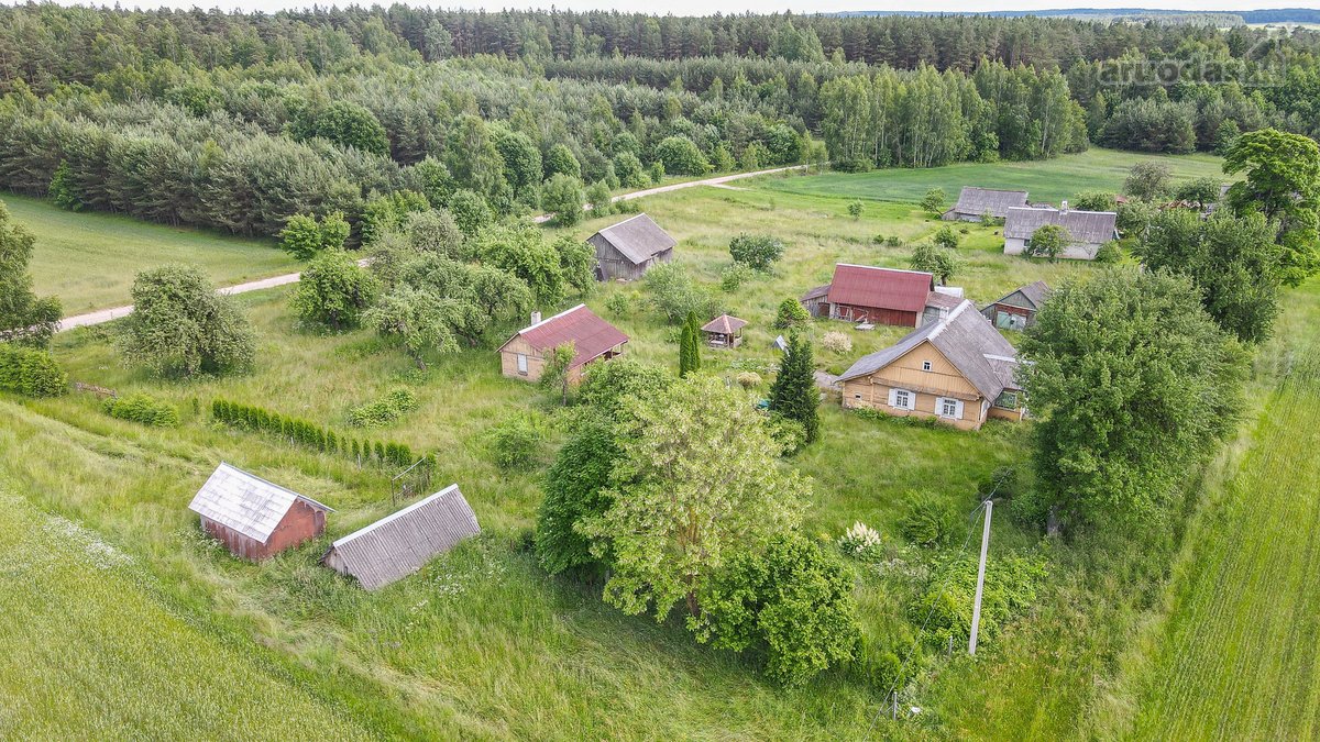 Parduodama autentiška sodyba 80 arų sklype