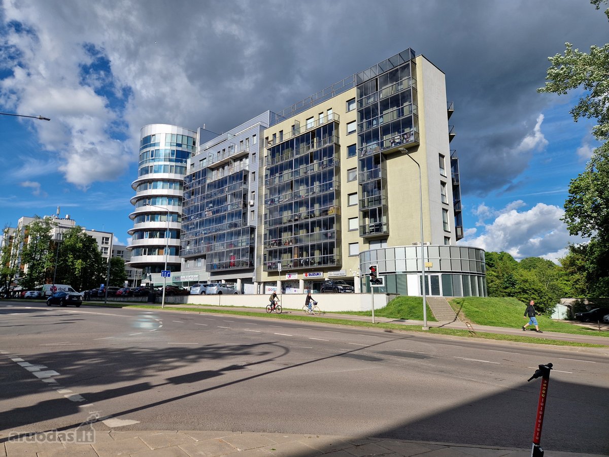 Parduodamas 2 k. butas Ulonų g. su parkingu