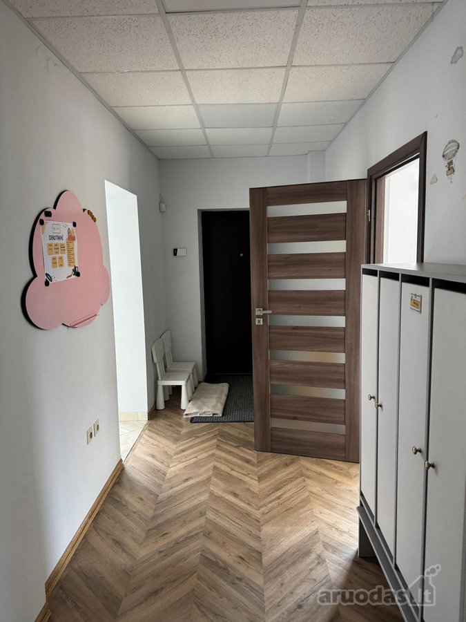 Parduodamas erdvus 266 kv. m namas Ožkiniuose - nuotraukos Nr. 5