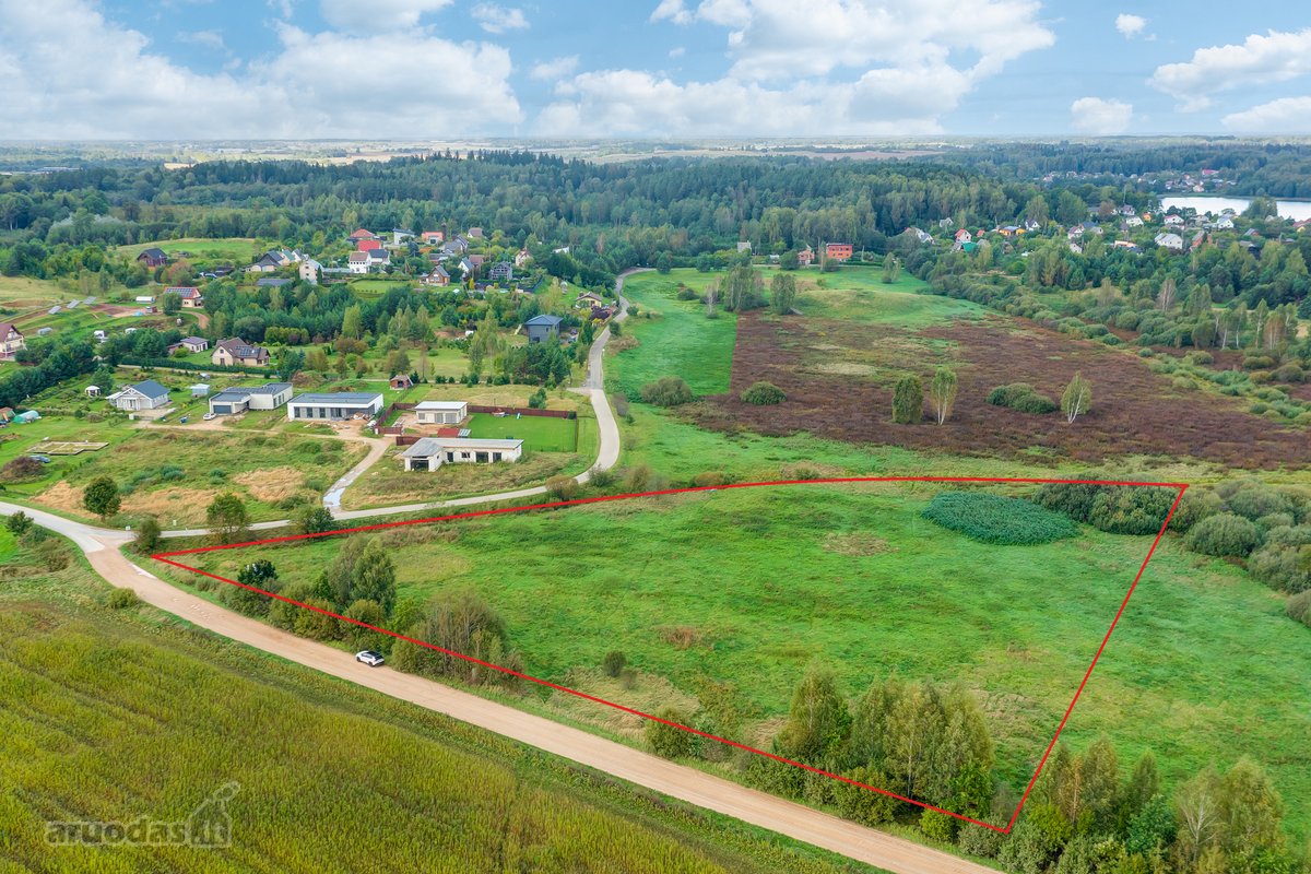 Parduodamas 1,78 ha žemės ūkio paskirties