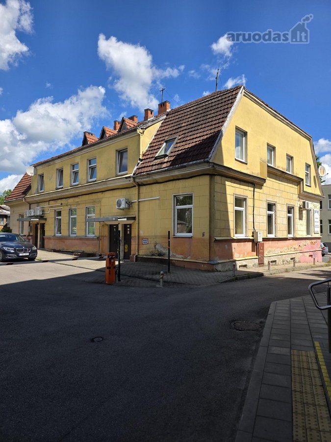Nuomojamas 2-jų kambarių butas miesto centre,