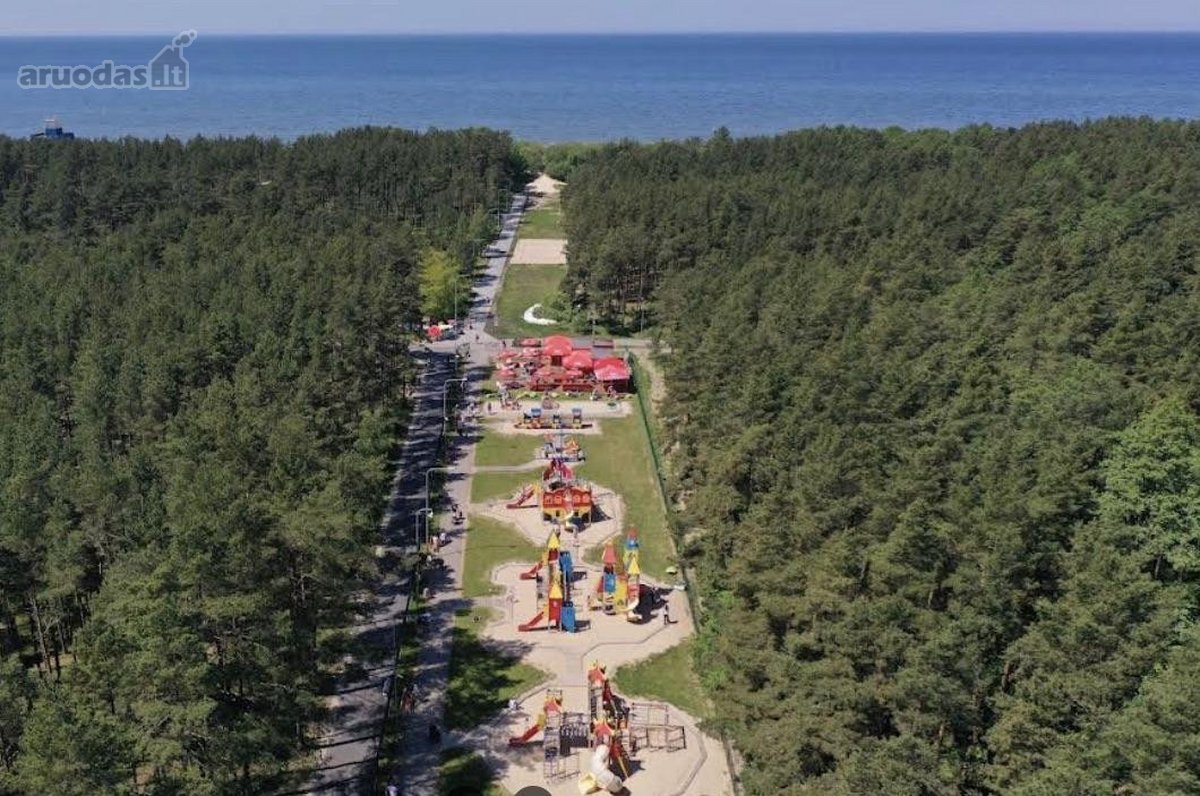 1km iki centro, 600m iki jūros.