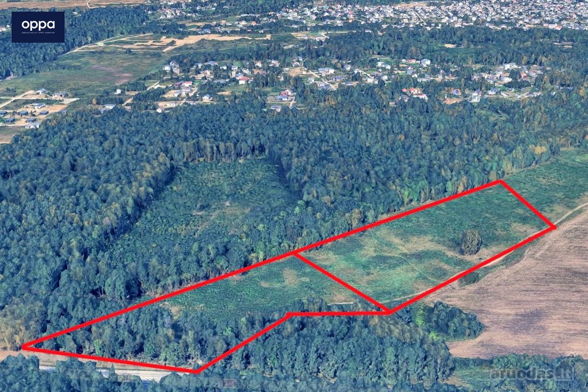 Parduodami du perspektyvūs žemės sklypai