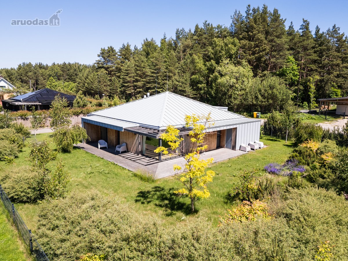 Parduodamas Išskirtinės Architektūros Namas