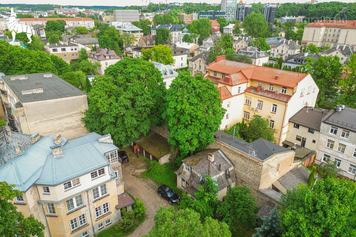 Parduodamas autentiškas namas Žvėryne –