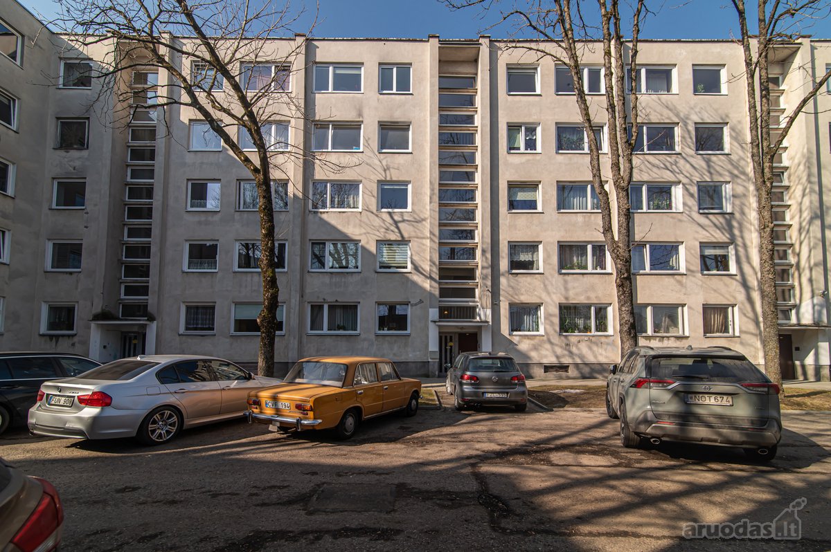 Parduodamas 2 K. Butas Latvių G. Vilniuje