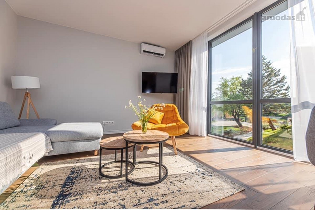 Parduodami erdvūs ir šviesūs apartamentai su