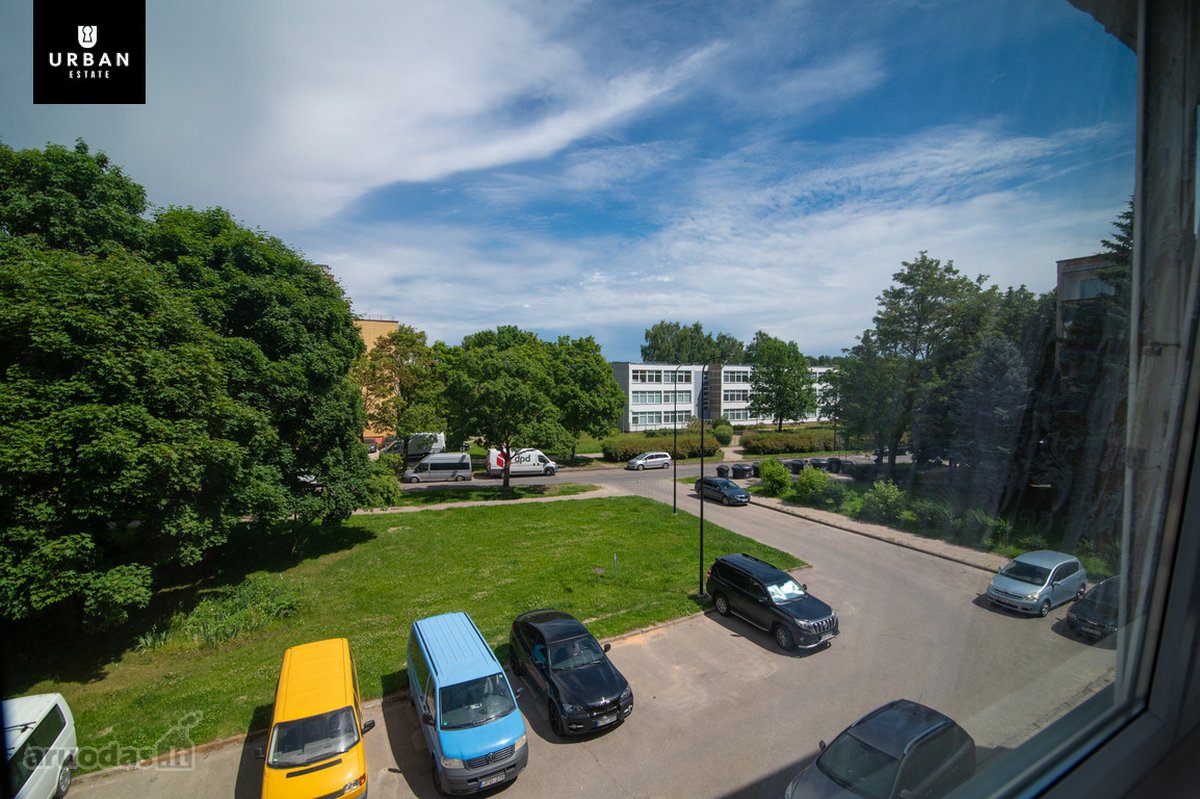 Parduodamas Dviejų Kambarių Butas Su Erdviu