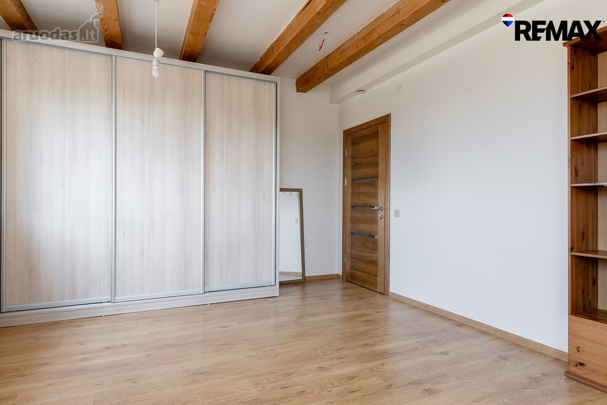 Parduodamas Erdvus Sublokuotas Namas Su Žemės - nuotraukos Nr. 31