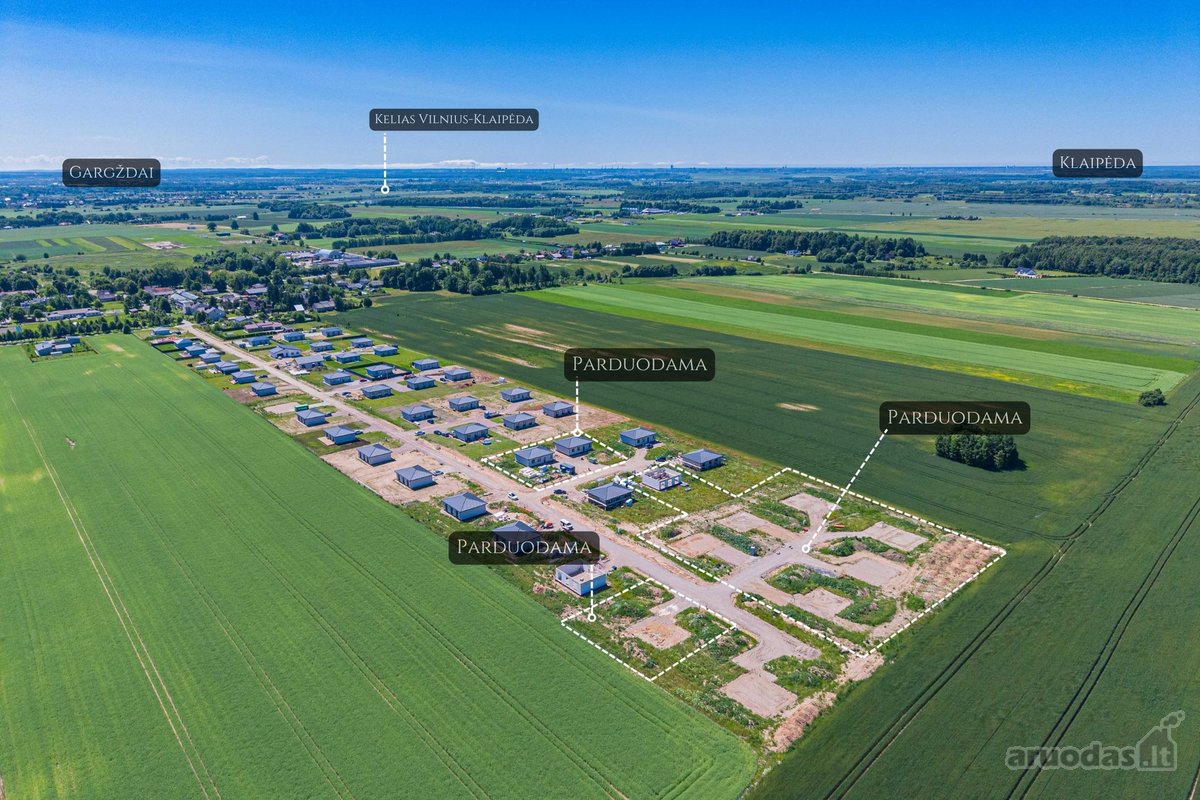 Modernūs Namai Erdviuose Sklypuose Kvietinių