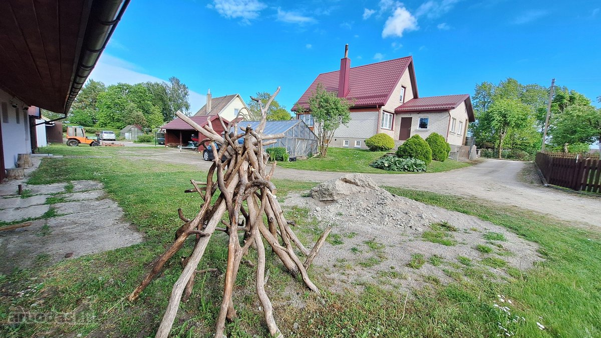 Parduodama Jauki Ir Prižiūrėta Sodyba Endriejave