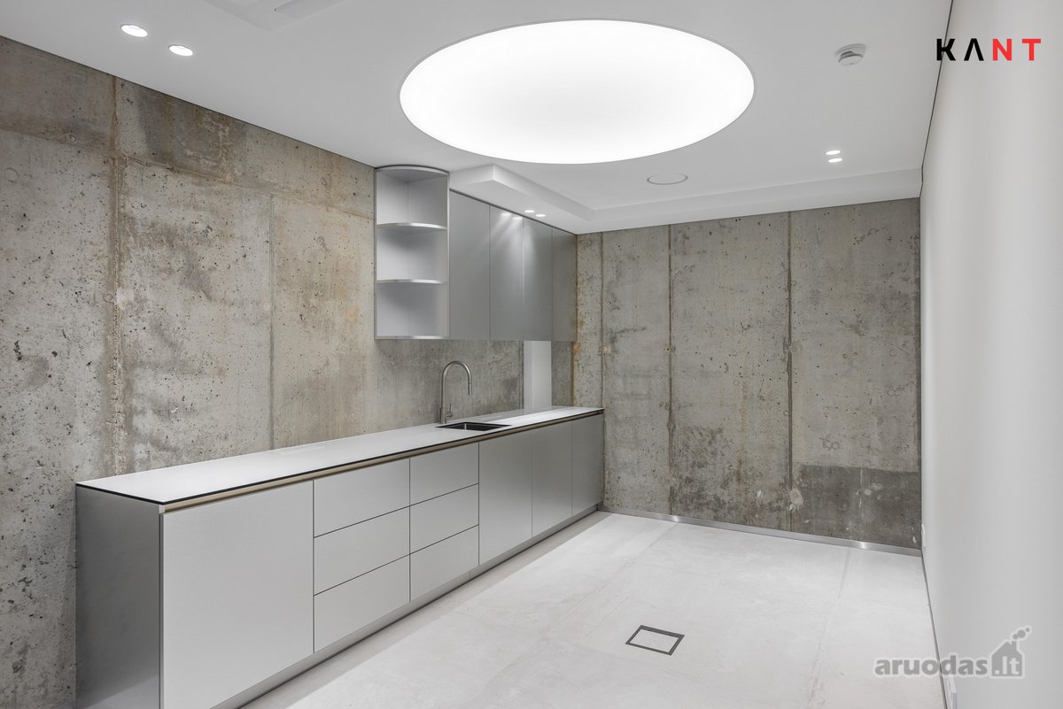 Nuomojami 2 kabinetai po 15 m² Kaune