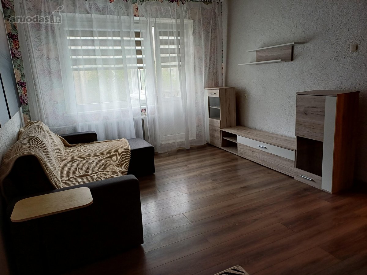 Išnuomojamas jaukus ir šiltas 1 kambario butas.