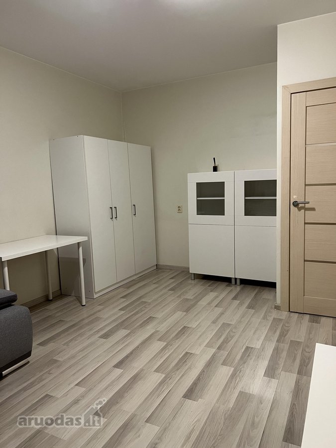 Išnuomojamas tvarkingas 2-jų nepereinamų