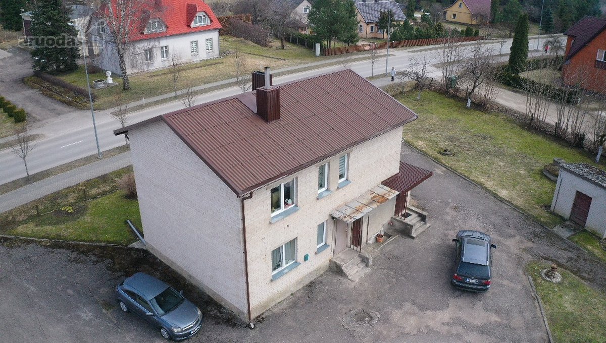 Parduodama namo dalis – visas pirmas aukštas