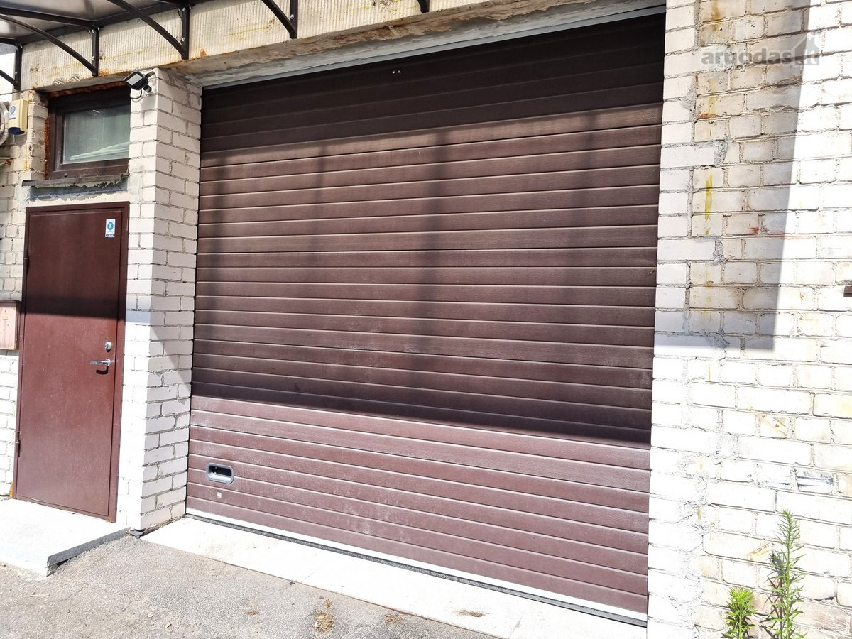 Nuomoju mūrinį,puikų garažą pačiame miesto centre.